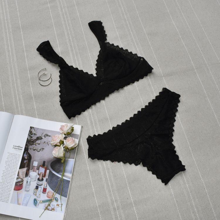 Conjunto de Lingerie Luxo Sem Bojo Alças Renda